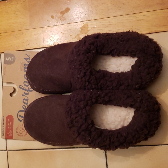 dearfoams Shoes - New with tags, Dearfoam Slippers, Women's size small (5-6)
